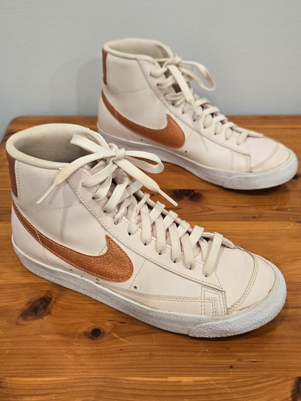 Nike Blazer Mid 77 Essential Pink Copper High Top Sneakers Size 9